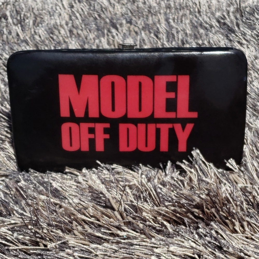 "MODEL OFF DUTY" Wallet